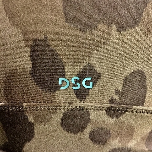 DSG Tonal Leopard Mink Shadow Print Sports Bra - Picture 6 of 7